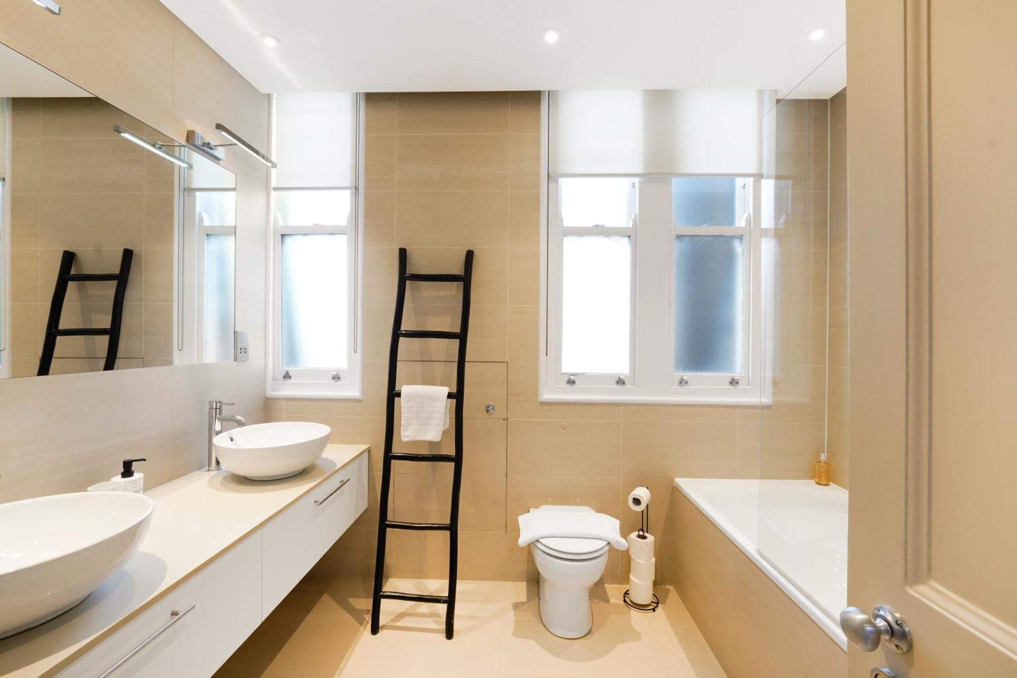 Spacious And Modern 4 Beds Home In Kensington 伦敦 外观 照片